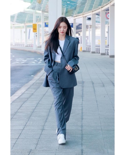 From school goddess to award winner: Shin Sae-kyung shows us how gray suits hit different