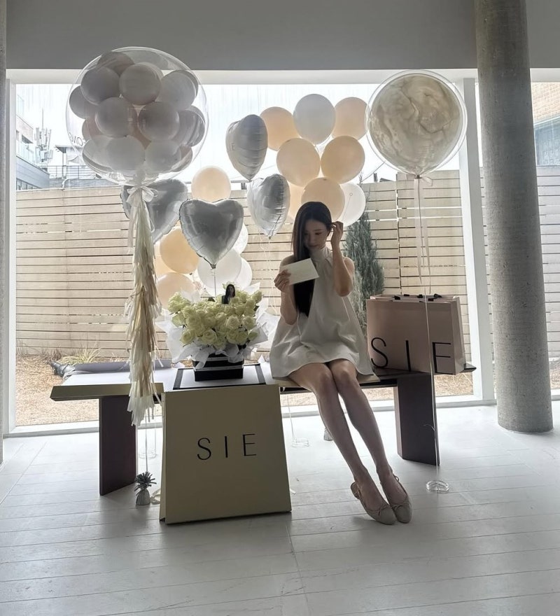 From school goddess to award winner: Shin Sae-kyung shows us how gray suits hit different