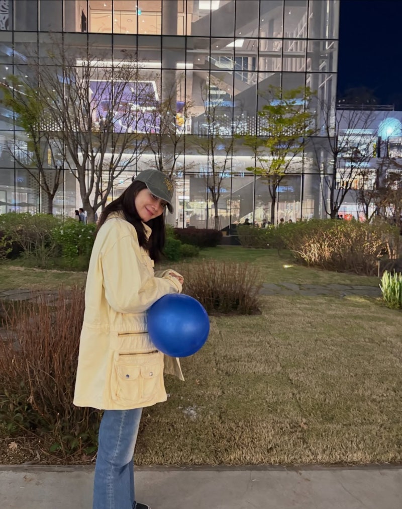 How Choi Ji-woo Makes Loose Clothes Actually Look Intentional