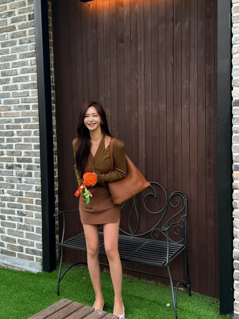 The It-Girl Architect: How Kang Ye-bin Uses Belts to Transform Every Outfit Into Something Sharp