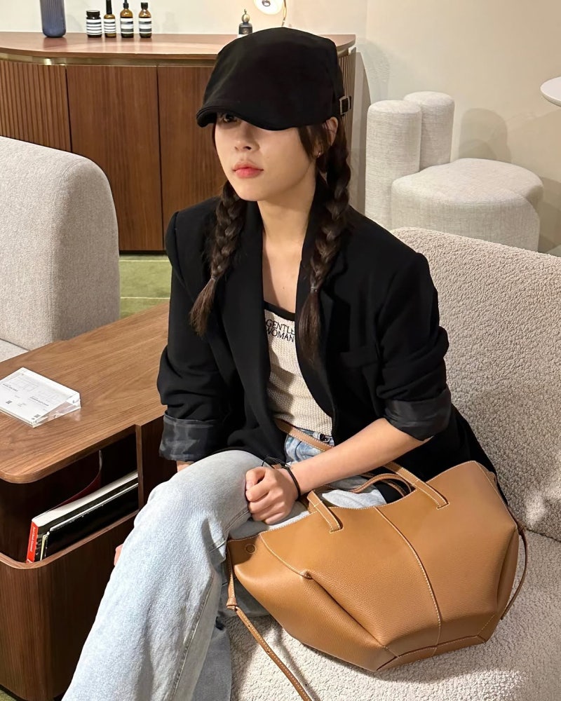 The actress who, despite being only 152cm tall, didn't let herself be intimidated and went around taking photos with tall people... How to choose bottoms that make your legs look longer, brought to you by "My First Kiss in a Drama"!