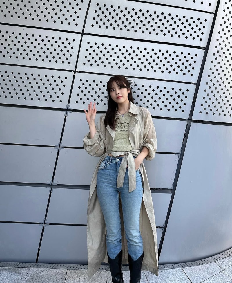 The actress who, despite being only 152cm tall, didn't let herself be intimidated and went around taking photos with tall people... How to choose bottoms that make your legs look longer, brought to you by "My First Kiss in a Drama"!