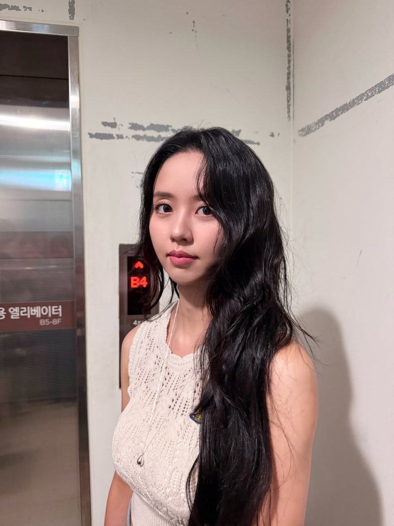The power to have taken on the notoriously difficult dual role three times... The Daily Formula perfected by an actress who is beautiful and has the acting skills!