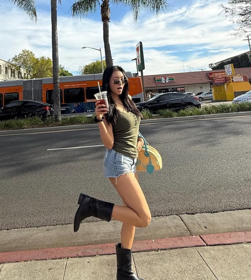 She, whom a fellow celebrity raved about as having the best figure among women they have seen in person... showed us how to choose bottoms that make your legs look longer!