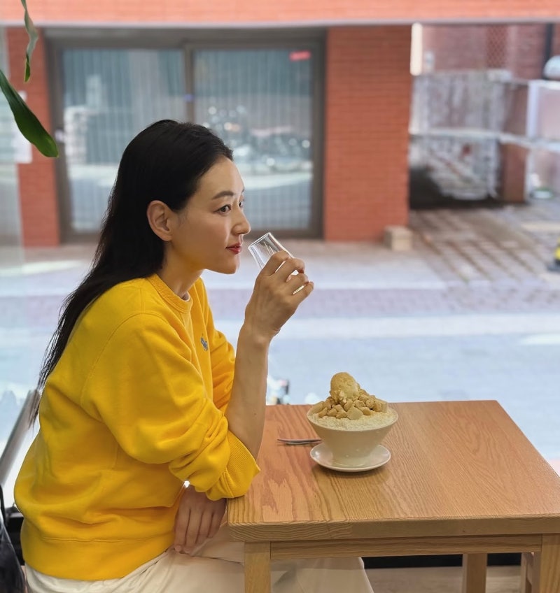 The reason why the look perfected by a veteran actress, who took on the challenging task of playing two roles again after 19 years, is taking on a new perspective!