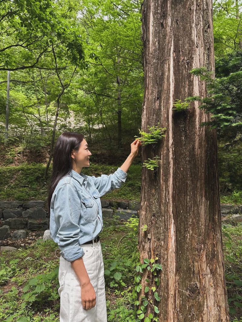 The reason why the look perfected by a veteran actress, who took on the challenging task of playing two roles again after 19 years, is taking on a new perspective!