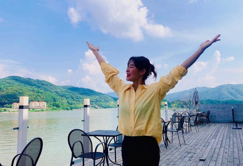 The styling tips shown by an eccentric actress who ended her obscurity by losing 8kg on the condition that her stylist help her!