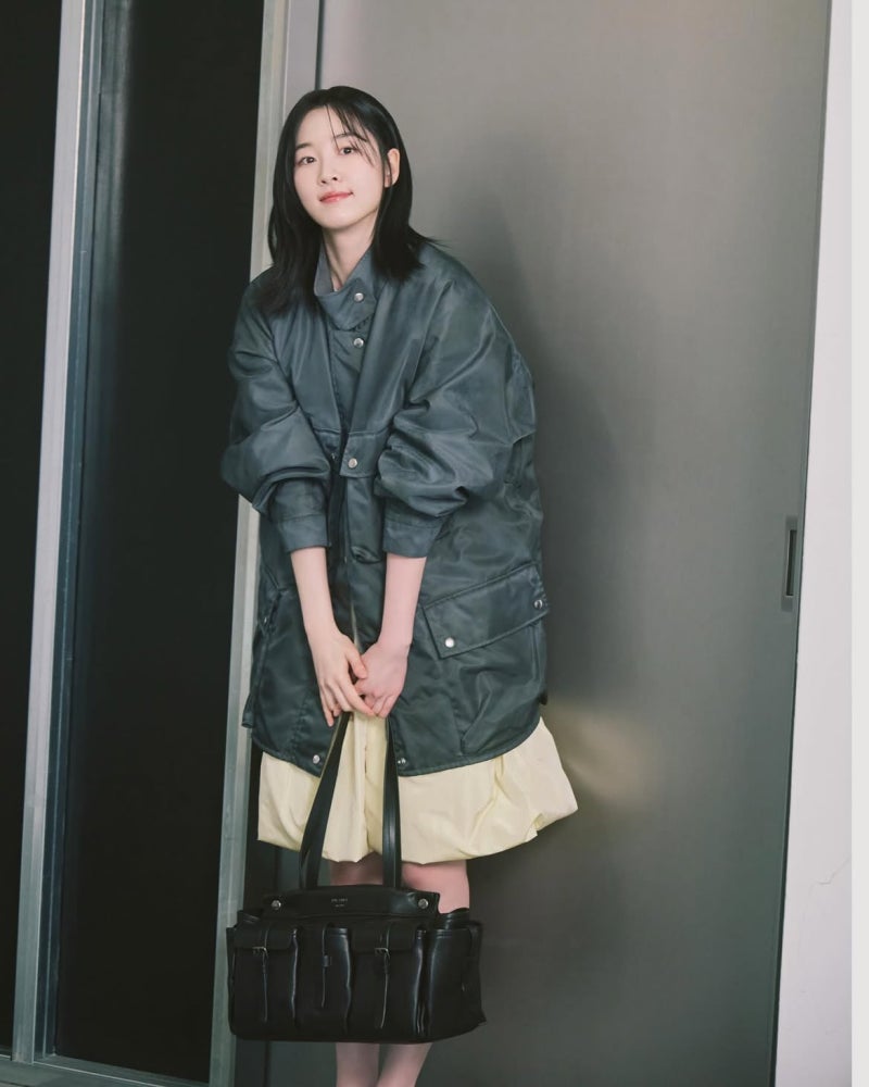 The outfit style of a surprising actress who is afraid of bugs and horror but holds a 3rd Dan in Judo and can even perform breakfalls and shoulder throws!