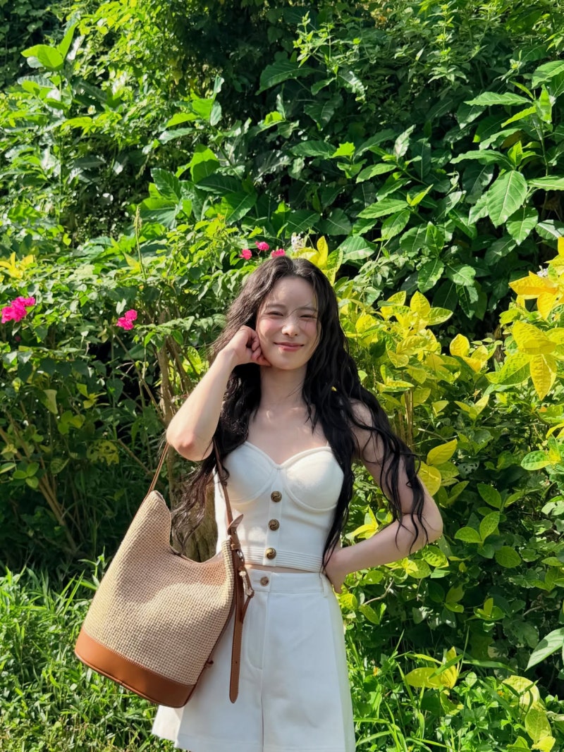 Lim Ji-yeon's Denim-Tweed Jacket Moment: Late-Bloomer Energy Meets European Edge