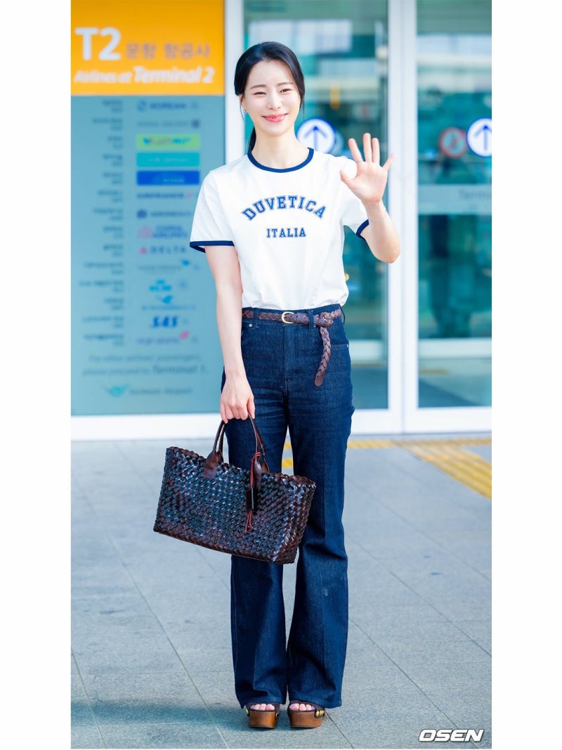 Lim Ji-yeon's Denim-Tweed Jacket Moment: Late-Bloomer Energy Meets European Edge