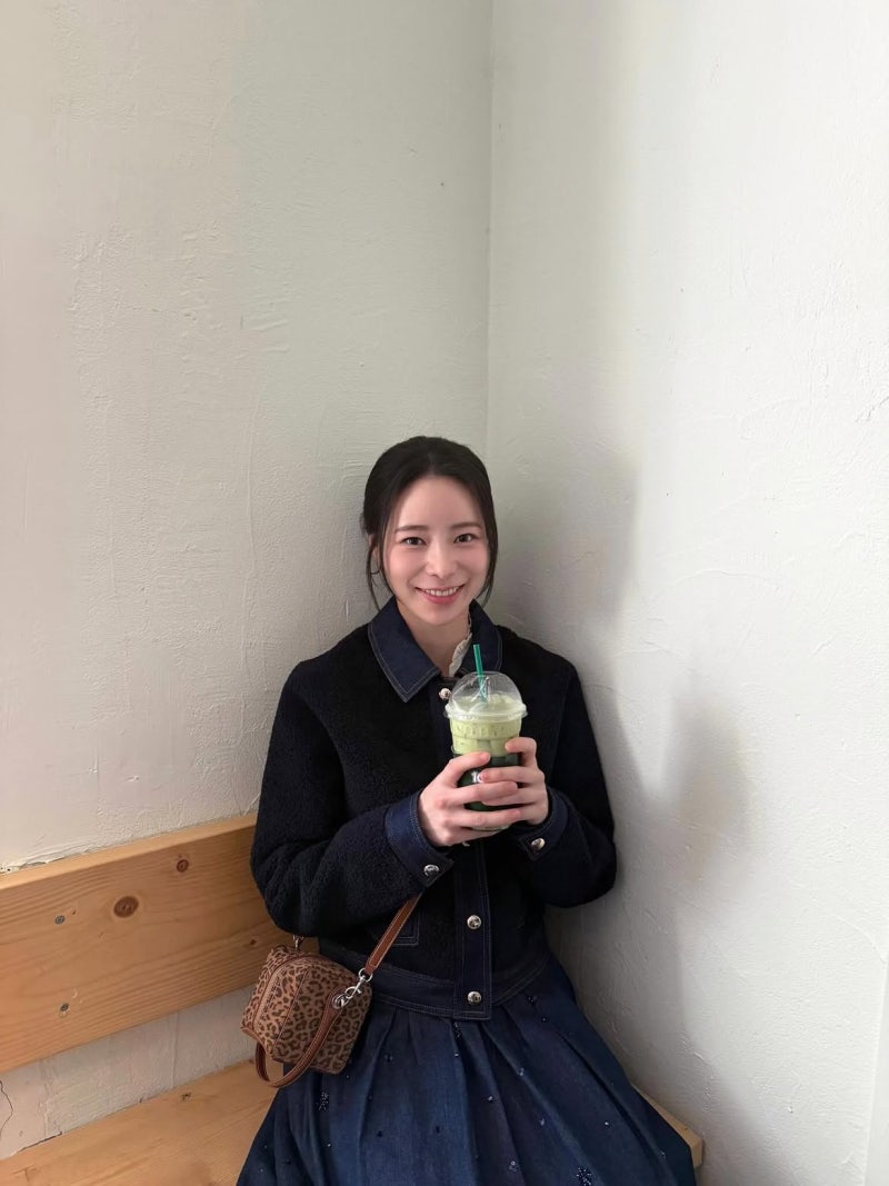 Lim Ji-yeon's Denim-Tweed Jacket Moment: Late-Bloomer Energy Meets European Edge