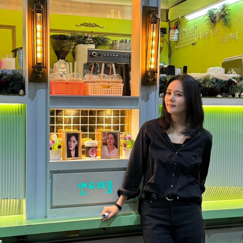 The Neutral Queen: Han Ga-in's Formula for Making Monochrome Look Like a Lifestyle