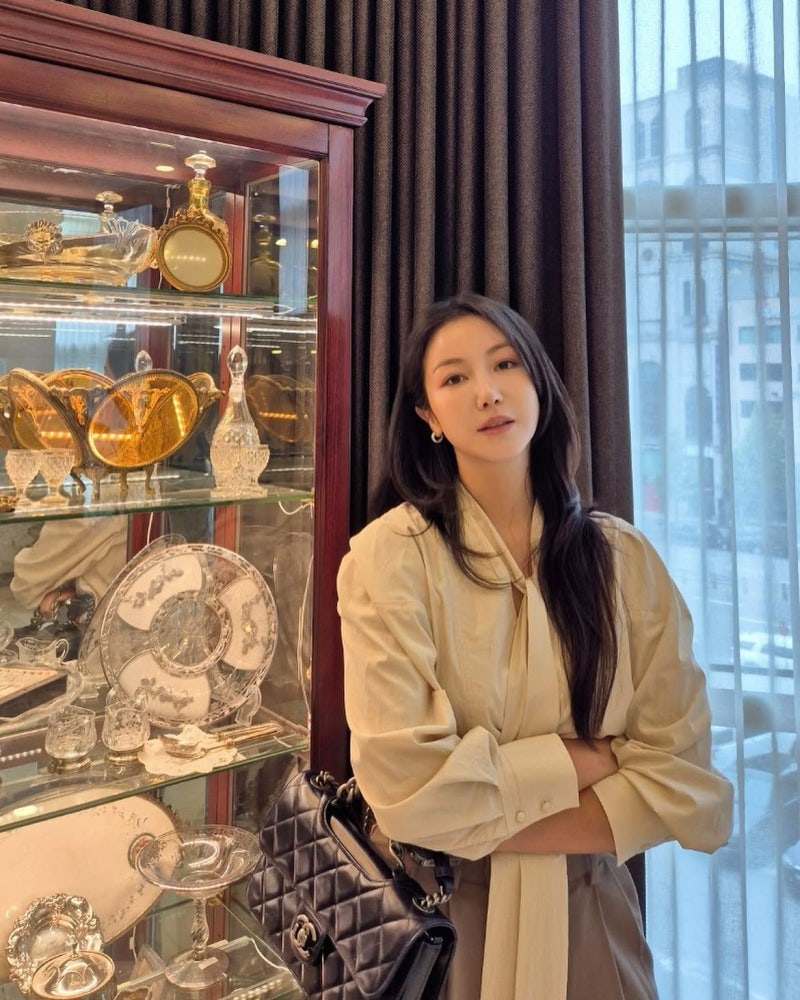 Accidentally Won a 30,000-Person Face Contest and Proved Style is About Subtle Power: Kim Ok-bin's Layered Genius