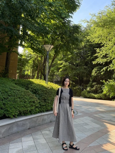 Born beautiful before the cameras: Han Hye-jin's three-tone rule and the brown leather thing