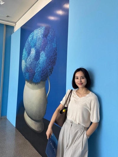 Born beautiful before the cameras: Han Hye-jin's three-tone rule and the brown leather thing