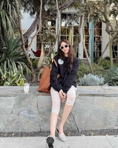From mysterious to hilarious: Lee Ji-a's minimalist play between tough and delicate fabrics