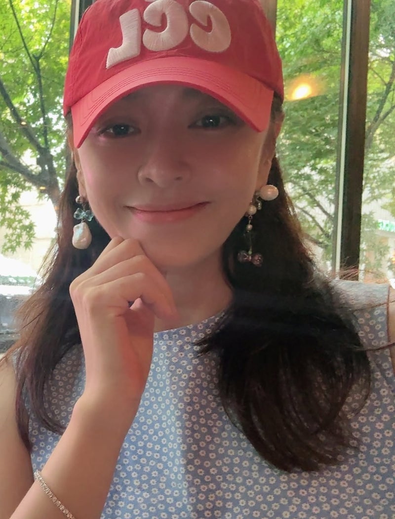 Kang Sung-yeon, once the faceless voice of Late Regret, proves she's unforgettable fully clothed