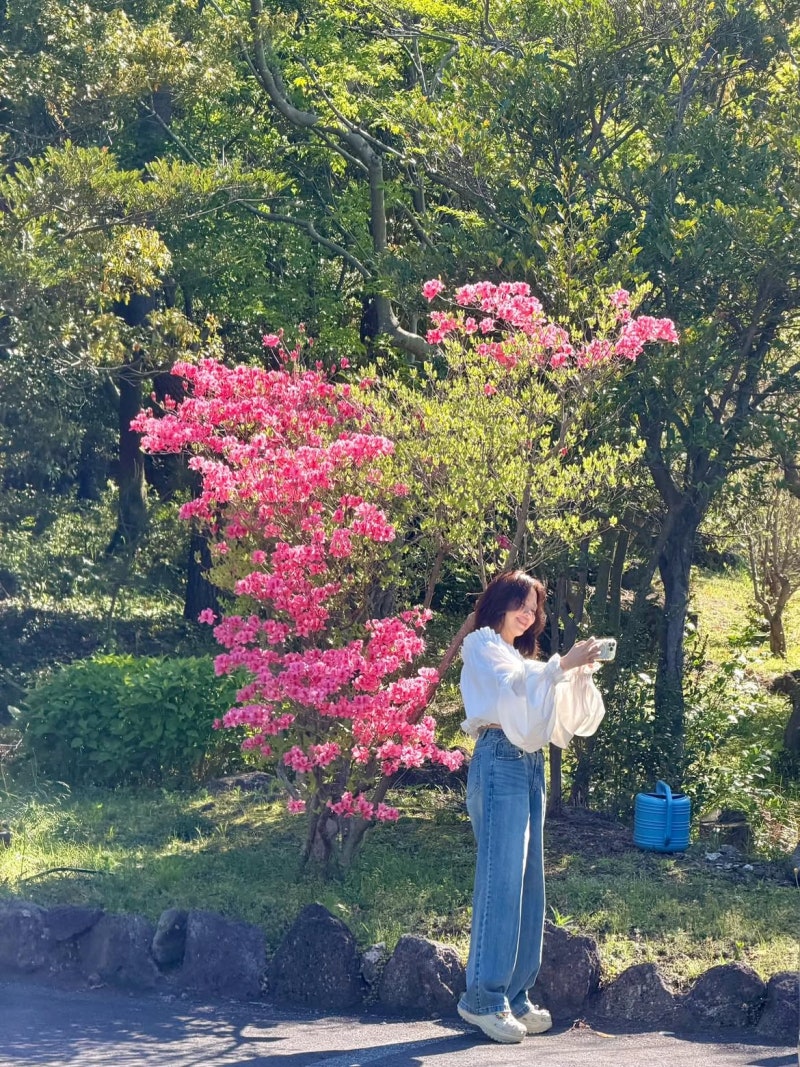 Kang Sung-yeon, once the faceless voice of Late Regret, proves she's unforgettable fully clothed