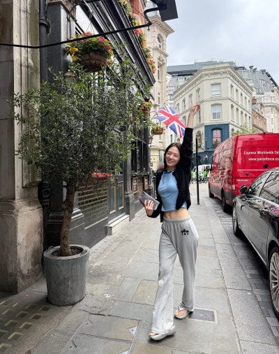 Pomeranian Face, Ballet-Built Physique: Park Gyu-young's London Street Style Is All Effortless Flex