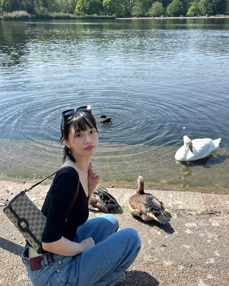 Pomeranian Face, Ballet-Built Physique: Park Gyu-young's London Street Style Is All Effortless Flex