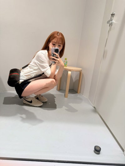 She Sleeps 10 Hours and Has Killer Proportions—Watch Jo I-hyun Build Entire Moods Around Bags