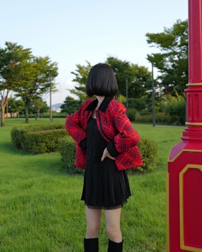 One Magazine Cover Changed Everything—Shin Ye-eun's Trench Coat Mastery, From Tartan to Camel to Statement Red