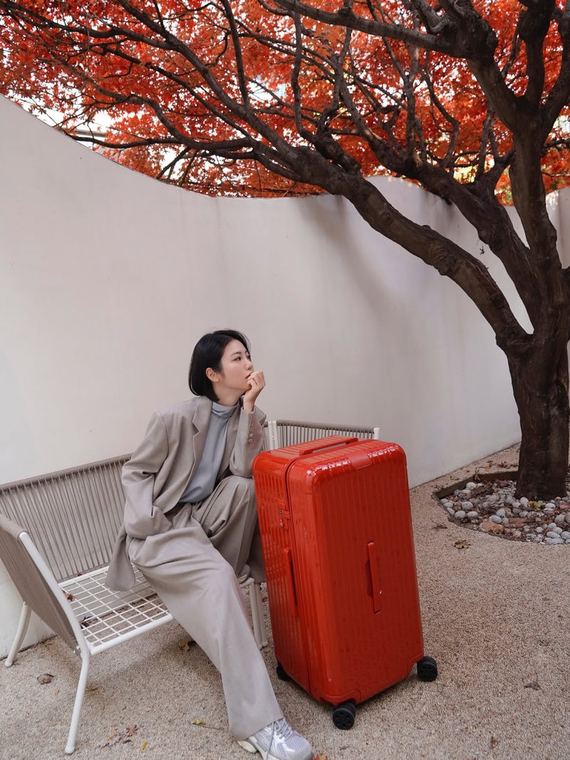 One Magazine Cover Changed Everything—Shin Ye-eun's Trench Coat Mastery, From Tartan to Camel to Statement Red