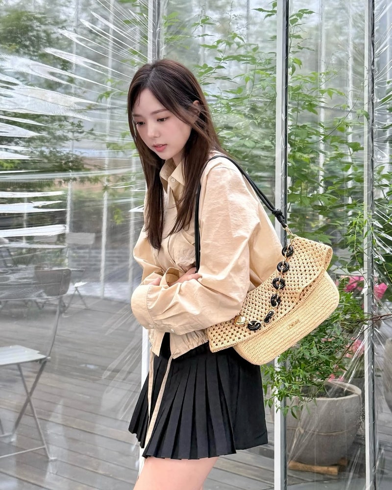 She Laughed Off Dating Rumors Like It Was a Tasting—Watch How Chae Soo Bin Masters Tweed & Burgundy