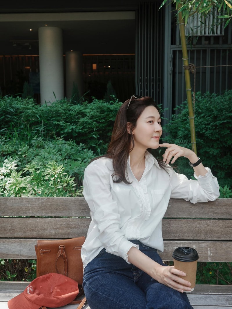 From Studio Legend to Effortless Grace: Kim Ha-neul's 3-Look Playbook for Quiet Confidence