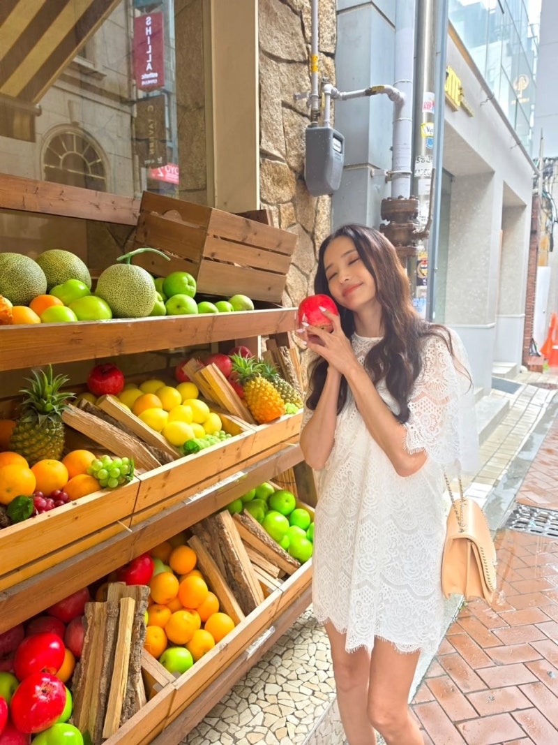From Debut Struggles to Polished Ease: Han Chae-young's 3-Look Masterclass in Tonal Harmony