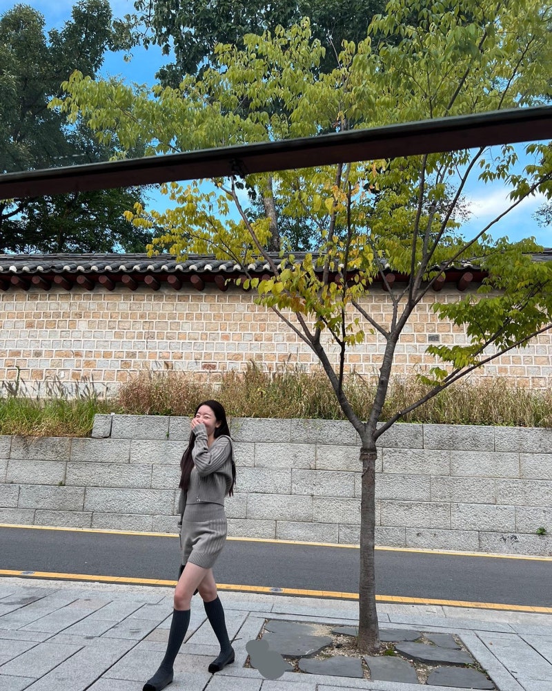 The reason why the professional actress's look is seen in a new light—she attempted smoking for the first time in her life for a movie shoot!