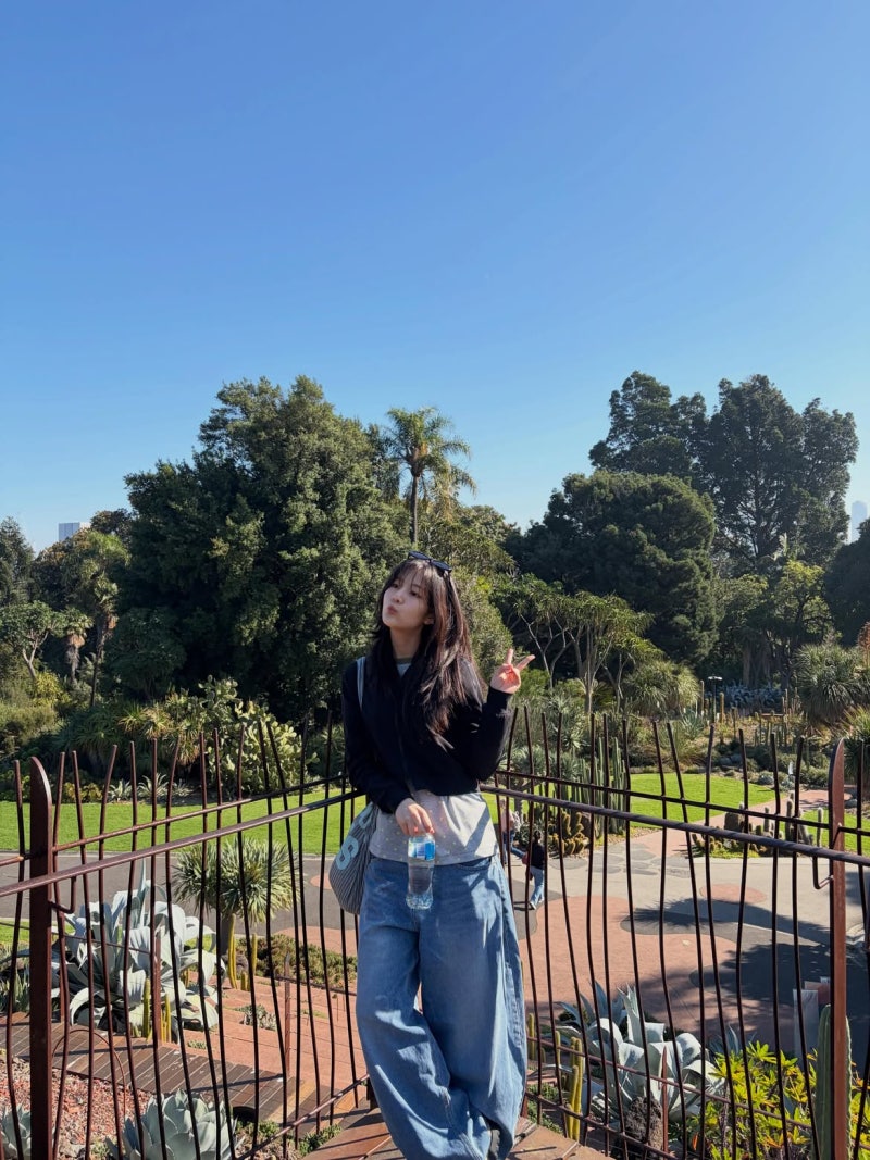 An outfit that accentuates the waistline of the actress who beat a 300:1 competition ratio for her debut opposite a top star... and holds the record for the youngest MC in history!