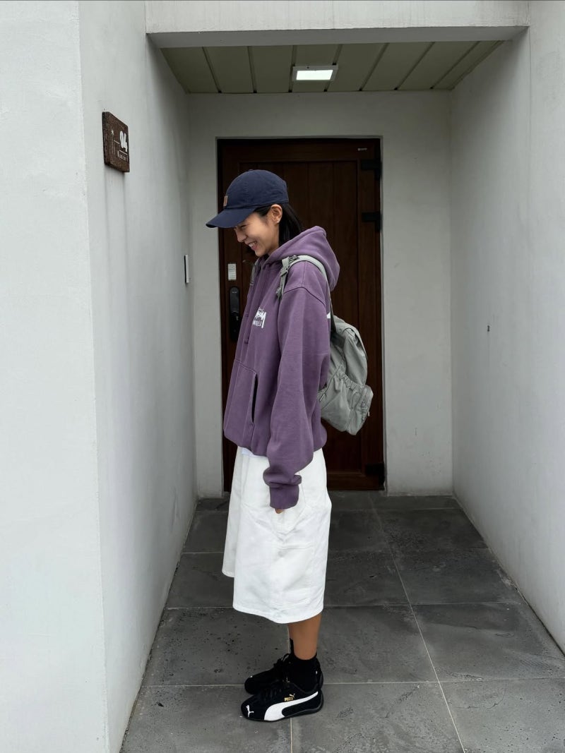 She is tall, but her arms and legs are exceptionally long, so her sleeves were always too short... The 'honey thighs' actress's method for choosing bottoms that make her legs look longer!