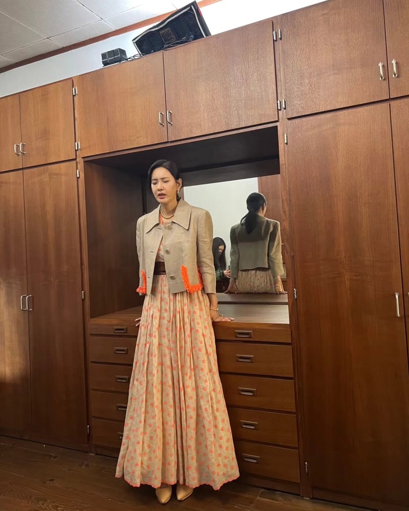 It’s just a comment on TV, but she looks so young she could be mistaken for a daughter or sister... Here is how a Miss Korea actress chooses bottoms to make her legs look longer!
