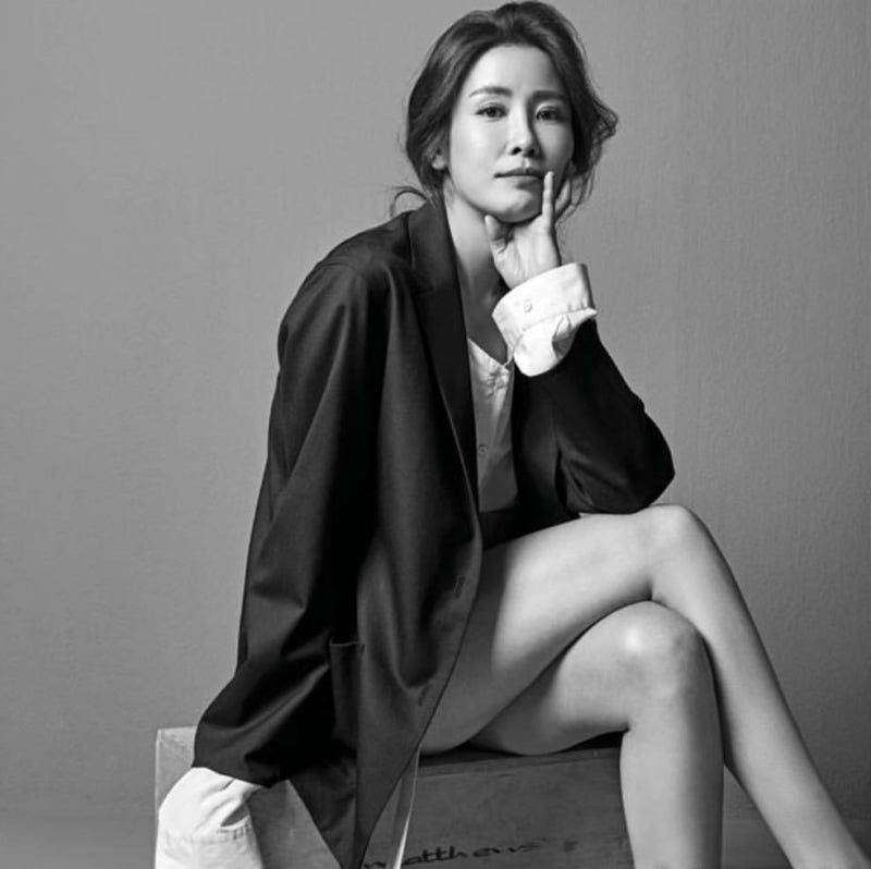 The Best Actress Who Got a Lightning-Fast Wedding After Just 3 Months of Dating Because She Didn't Want to Turn Forty... Her Styling Formula That Shines Brighter with Age!