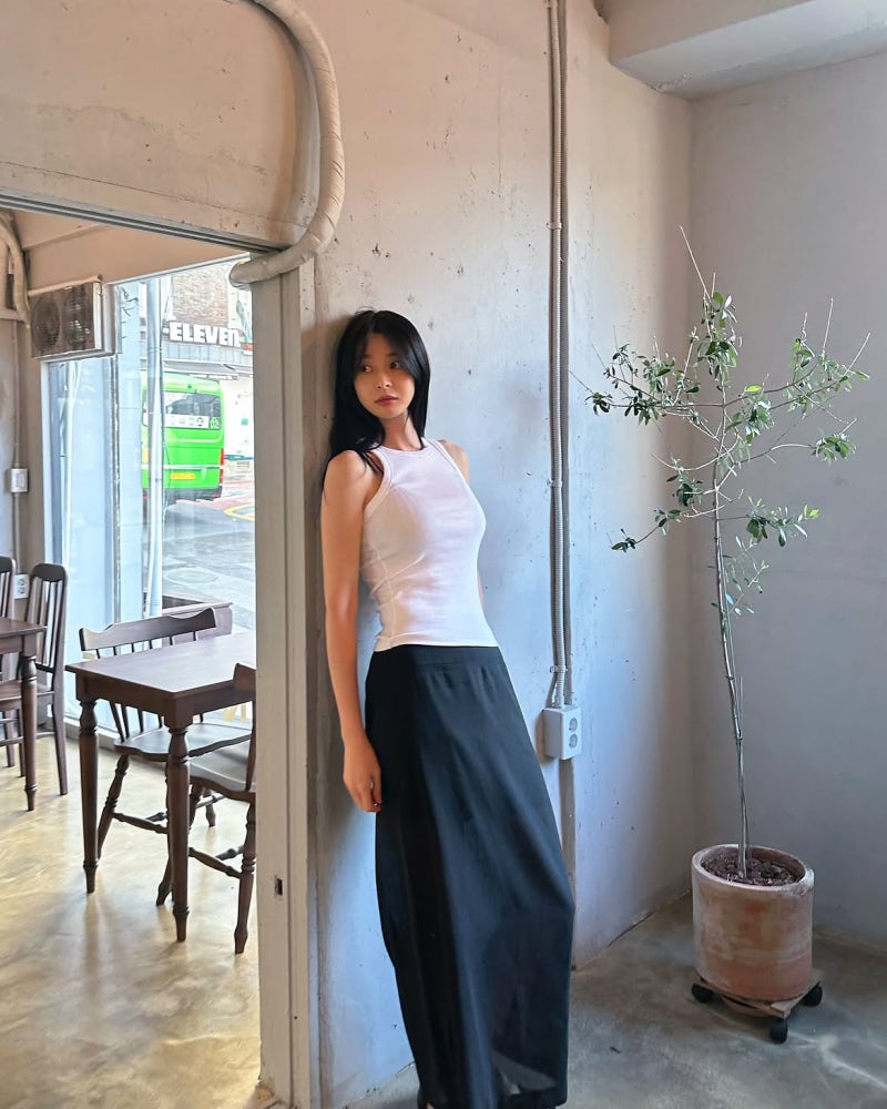 Although she is tall at 172cm, she has an elegant face and exudes the impression of a noble lady... The actress's styling know-how!