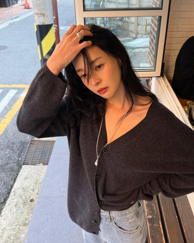 Although she is tall at 172cm, she has an elegant face and exudes the impression of a noble lady... The actress's styling know-how!