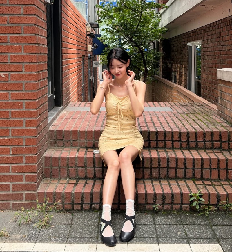 Although she is tall at 172cm, she has an elegant face and exudes the impression of a noble lady... The actress's styling know-how!