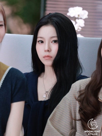 Kyujin's Elegant Escape: How NmiXX's Oldest Became a Wealthy Daughter Headed to Barcelona