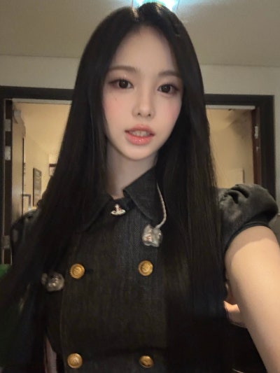 "I really want to grow up slowly..๐ฉท" The fresh fan signing visuals of Ian, the magnesium-deficient girl who recently perfectly recreated her peak visuals from her early debut days๐