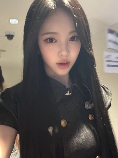 "I really want to grow up slowly..๐ฉท" The fresh fan signing visuals of Ian, the magnesium-deficient girl who recently perfectly recreated her peak visuals from her early debut days๐