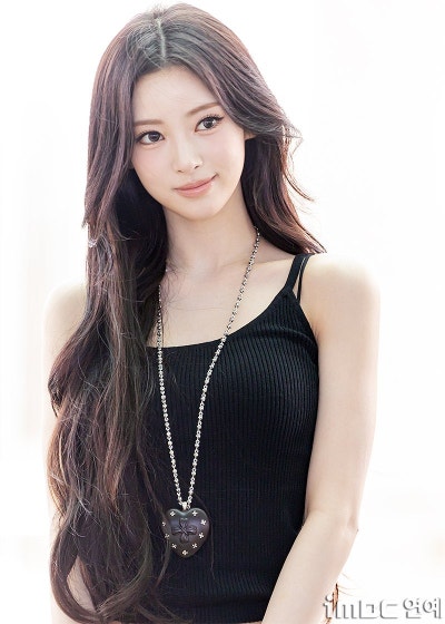 Seriously, she is the undisputed queen of 5th generation girl groups..๐ค Miyao Anna, who completely stole the airport with her flawless goddess beauty, presents a breathtaking airport fashion visual๐