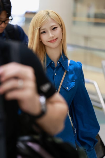 Seriously, she's cute no matter how many times I look at her..🧸 Teddy Bear Princess Luca, who followed Jennie's lead with a teddy bear bag, presents her super kawaii airport fashion💙