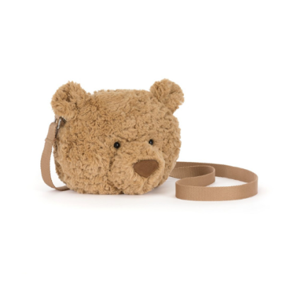 Seriously, she's cute no matter how many times I look at her..🧸 Teddy Bear Princess Luca, who followed Jennie's lead with a teddy bear bag, presents her super kawaii airport fashion💙