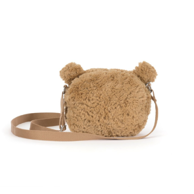 Seriously, she's cute no matter how many times I look at her..🧸 Teddy Bear Princess Luca, who followed Jennie's lead with a teddy bear bag, presents her super kawaii airport fashion💙