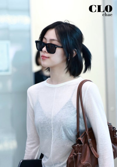 Seriously, everyone is going crazy telling Karina to button it up too lol..🤍 Here is an update on the super sexy airport fashion of Ryujin, the see-through obsessed girl, who showed up in a see-through outfit again🤭 (+Information on her must-have item)
