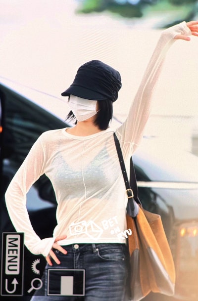 Seriously, everyone is going crazy telling Karina to button it up too lol..🤍 Here is an update on the super sexy airport fashion of Ryujin, the see-through obsessed girl, who showed up in a see-through outfit again🤭 (+Information on her must-have item)