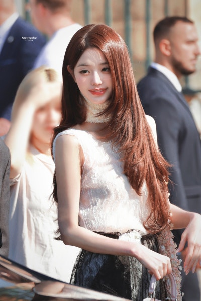 Seriously, even Dior suits her perfectly?..๐ Jang Won-young at Paris Fashion Week Dior SUMMER 27 Show, showcasing epic princess vibes with a layered cut right from her first Dior show๐