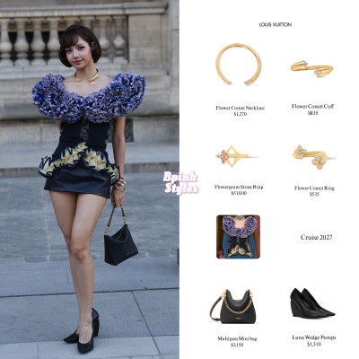 Seriously, it’s like the descent of a Louis Vuitton princess..👑 Lisa’s Louis Vuitton SS27 show, which capped off Paris Fashion Week with a surreal ruffled dress💜