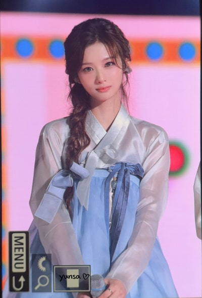 Seriously, isn't she the most beautiful woman in Joseon?๐ธ Summoning the real Seol Yoon-ah in a hanbok at Gyeongbokgung Palace, Seol Yoon-i showed off her peerless beauty on Immortal Songs๐ค
